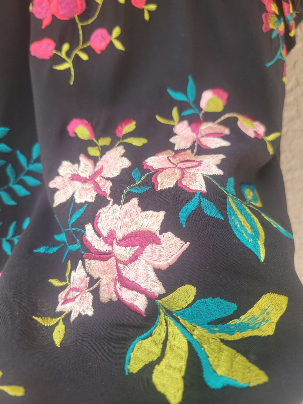 Karen Kane Embroidered Floral Cold Shoulder Blouse Black Size Medium Boho - Picture 5 of 11